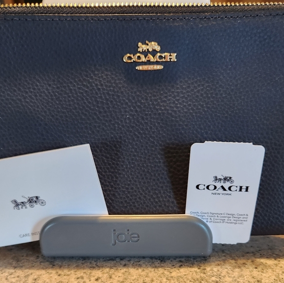Coach Handbags - Coach Double Zip Wrislet
